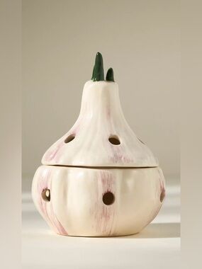 Anthropologie Farmstand Garlic Keeper